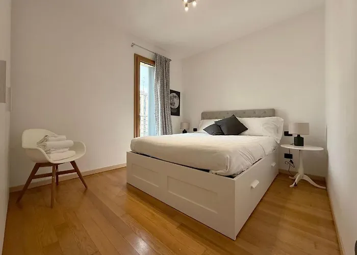 - Not Active Apartment *
